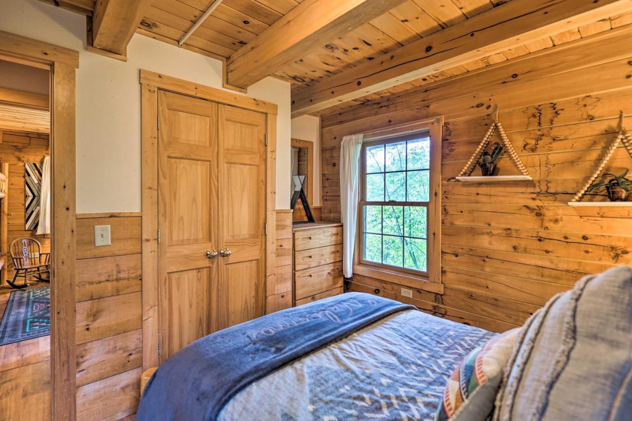 Cozy Retreat With Porch And Double Jj Resort Access! Rothbury Dış mekan fotoğraf